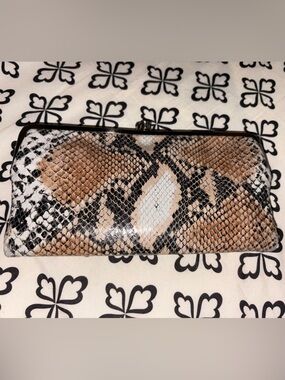 NWOT HOBO Brown Black and White “Glam Snake” Clutch/Wallet